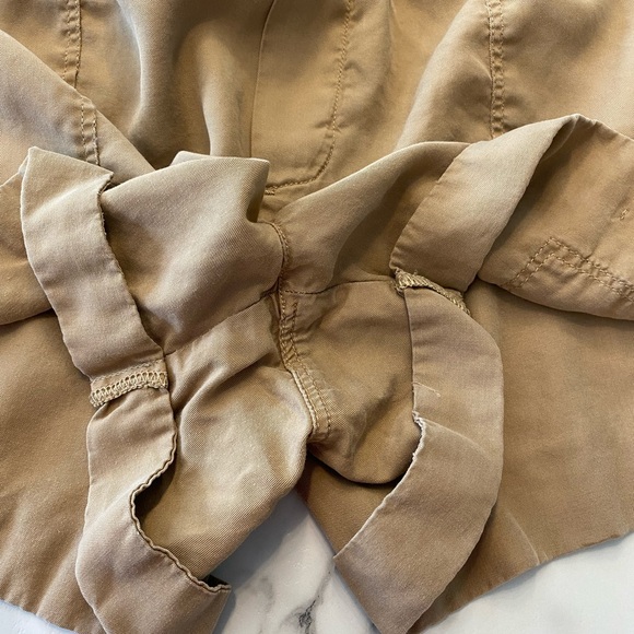 Aerie paper bag, style beige shorts women’s size medium - Picture 4 of 10